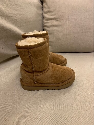 23 Beden Ugg orjinal kiz cocuk botu
