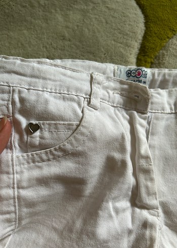 Kızlar için beyaz pamuklu bol kesim şort - Görsel 3