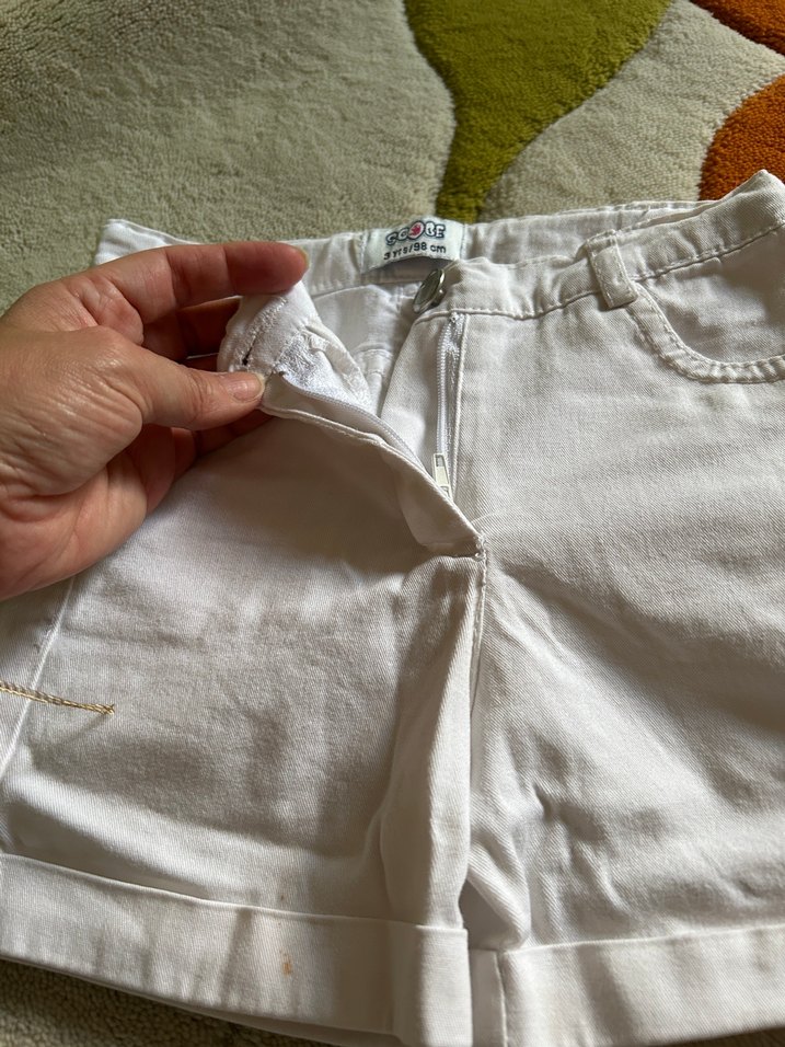 Kızlar için beyaz pamuklu bol kesim şort - Görsel 2