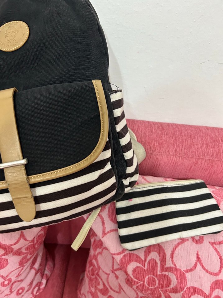 Zebra Desenli Siyah Kadın Sırt Çantası - Görsel 5