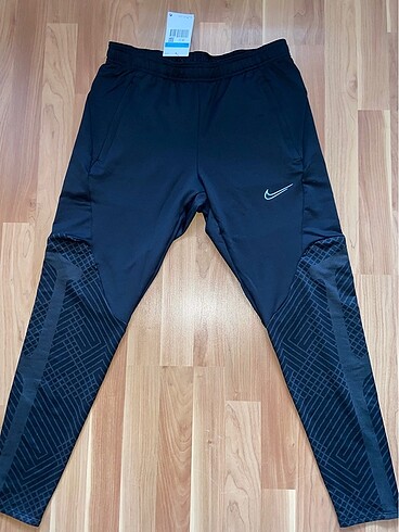 Nike Nike Academy