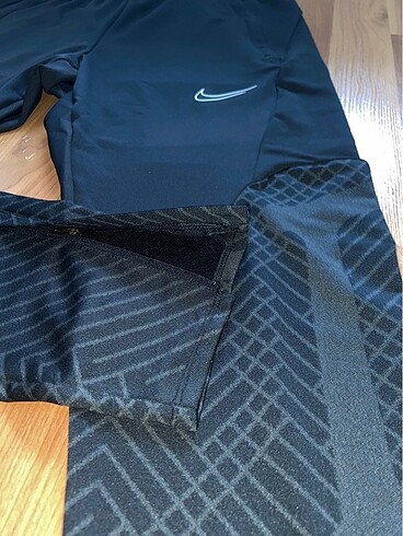 m Beden siyah Renk Nike Academy