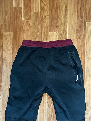 s Beden siyah Renk Nike Tech Fleece