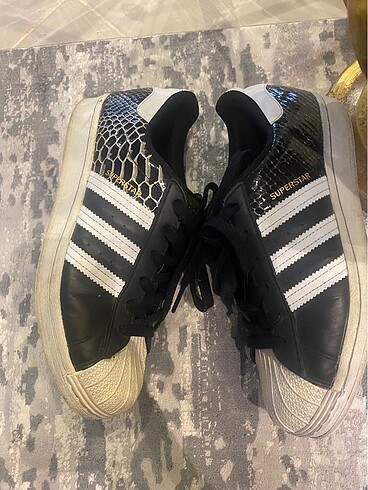 38,5 Beden Adidas siyah yılan desenli superstar