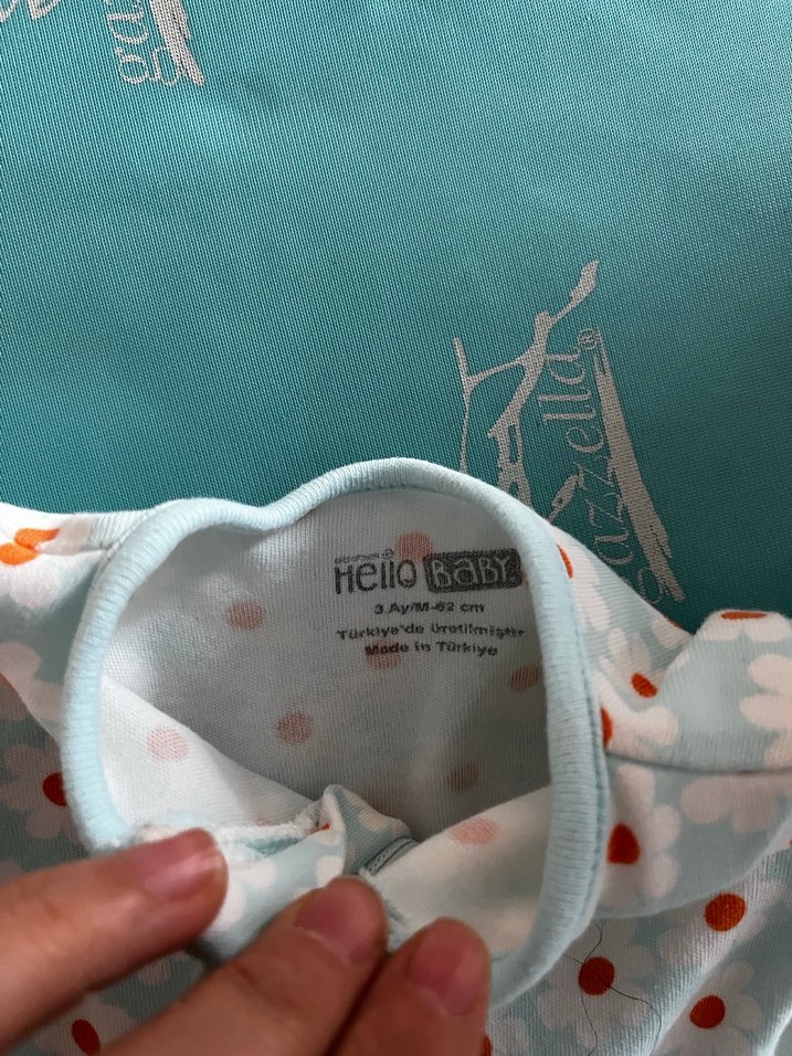 Mavi Çiçekli Düğmeli Bebek Tulum - Görsel 3