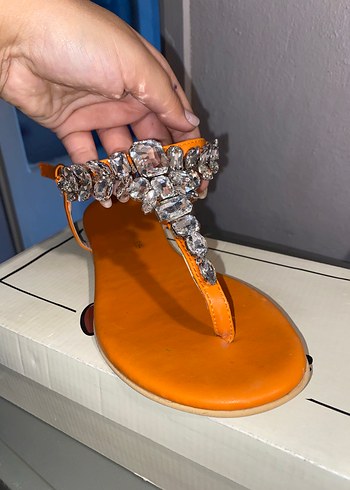 38 Beden Turuncu Taşlı Stiletto Topuklu Sandalet