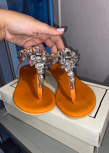 Turuncu Taşlı Stiletto Topuklu Sandalet