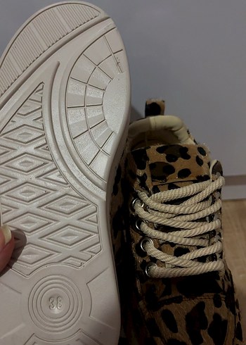 Leopar Desenli Spor Ayakkabı - Görsel 5