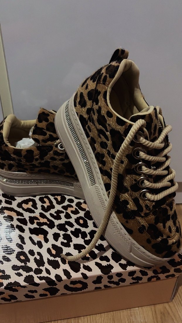 Leopar Desenli Spor Ayakkabı - Görsel 4