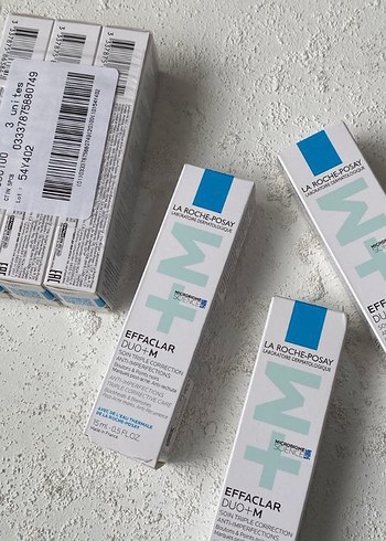 Beden La Roche-Posey Effeclar Duo+M Yağlı Ciltler Bakım Kremi 15 ML