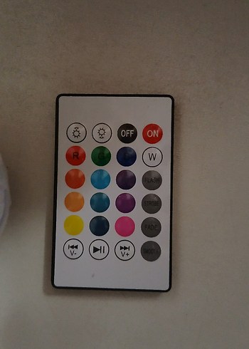 Beden Diger Beyaz Renkli Uzaktan Kumandalı LED Ampul