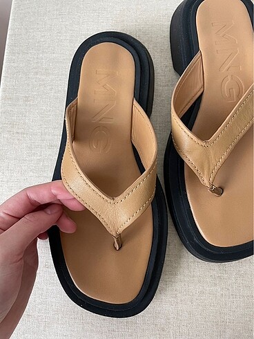 Mango Mango Platform Terlik