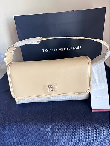 Tommy Hilfiger kadın çanta
