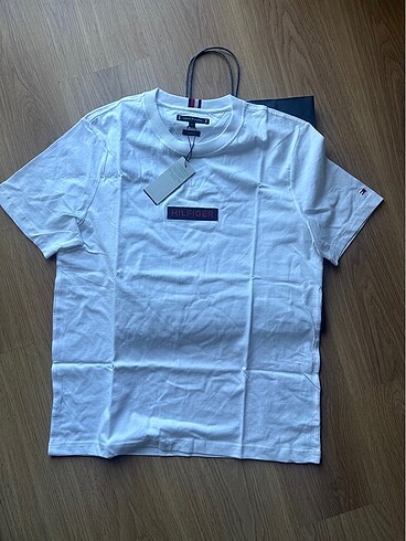 l Beden Tommy Hilfiger erkek tshirt