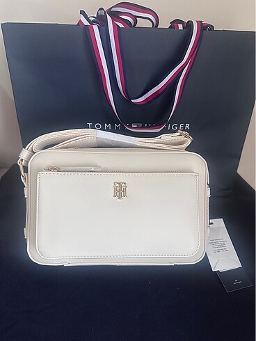 Tommy Hilfiger kadın çanta