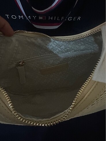  Beden Tommy Hilfiger kadın kol çantası