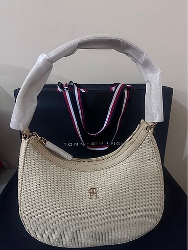 Tommy Hilfiger kadın kol çantası