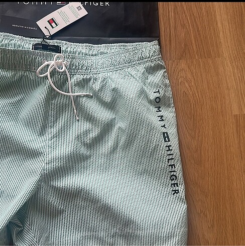 Tommy Hilfiger erkek deniz şortu - Görsel 2