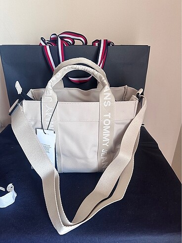  Beden ten rengi Renk Tommy Hilfiger kadın askılı çanta