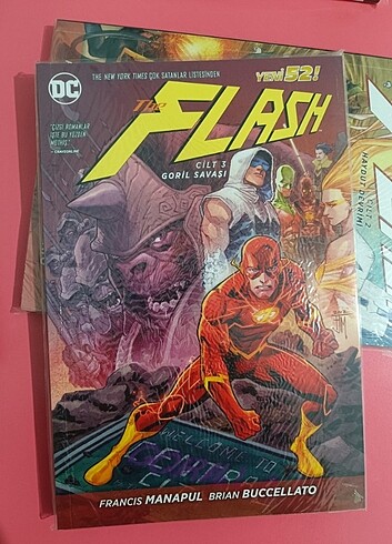  Beden Renk The Flash 1-2-3-4 ciltleri new52 (DC)