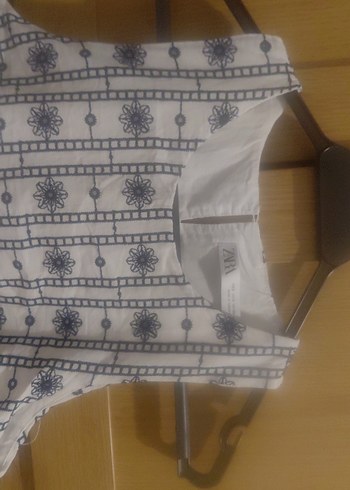 Zara Nakışlı Beyaz Midi Elbise