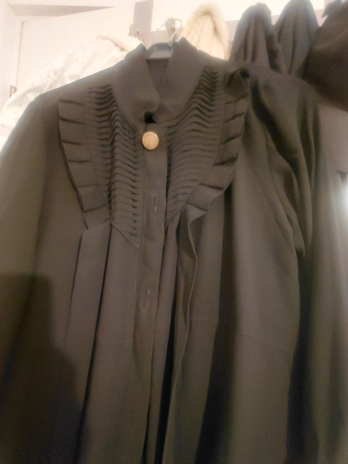 Uzun Siyah Düğmeli Gotik Ferace - Görsel 2