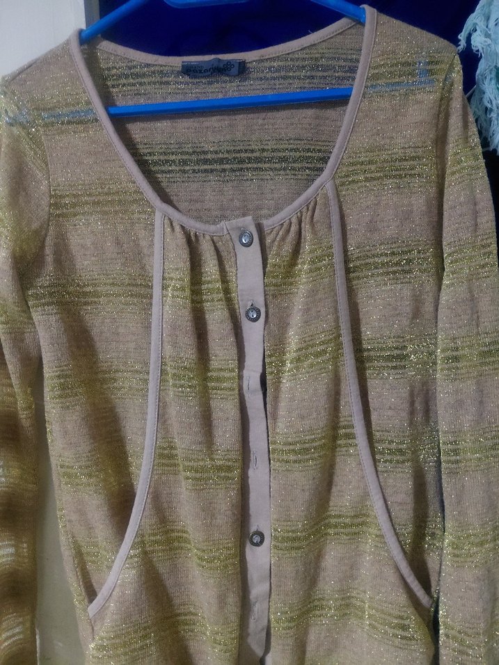 Bej Düğmeli Uzun Kollu Kadın Hırka - Görsel 3