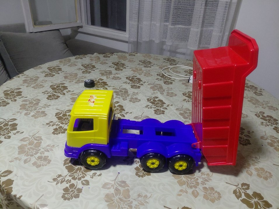 Renkli Plastik Oyuncak Kamyon - Görsel 4