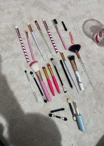 Çok Renkli Makyaj Fırçaları Seti - Görsel 2