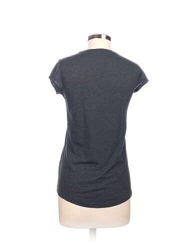 s Beden Puma T-shirt %70 İndirimli.