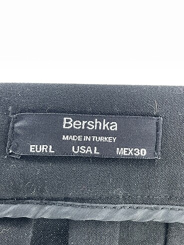 l Beden siyah Renk Bershka Mini Etek %70 İndirimli.