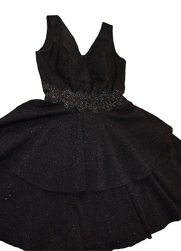 Siyah simli elbise
