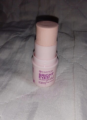 essence bright eyes