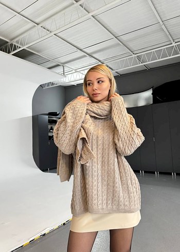 Koyu Bej Atkılı Örgü Kadın Kazak - Görsel 2