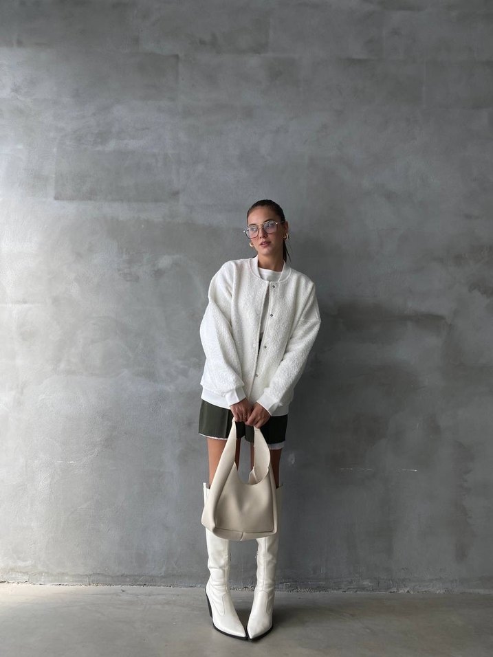 Düğmeli Beyaz Rahat Kadın Ceket - Görsel 2