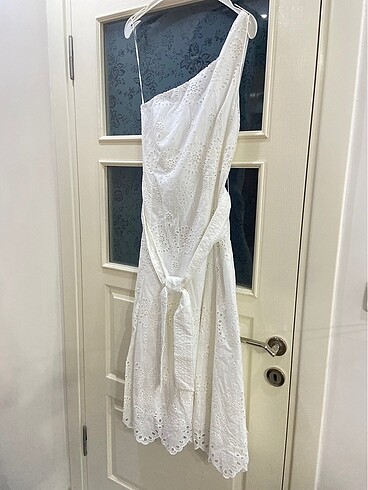 Zara Etiketli Fisto İşlemeli Elbise
