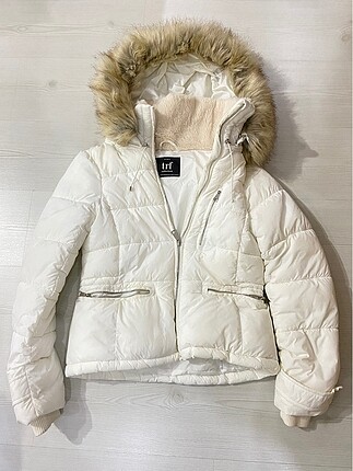 Zara Mont