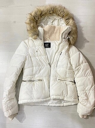 Zara Mont