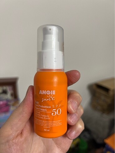 Angie 50 SPF Yüz Güneş Kremi
