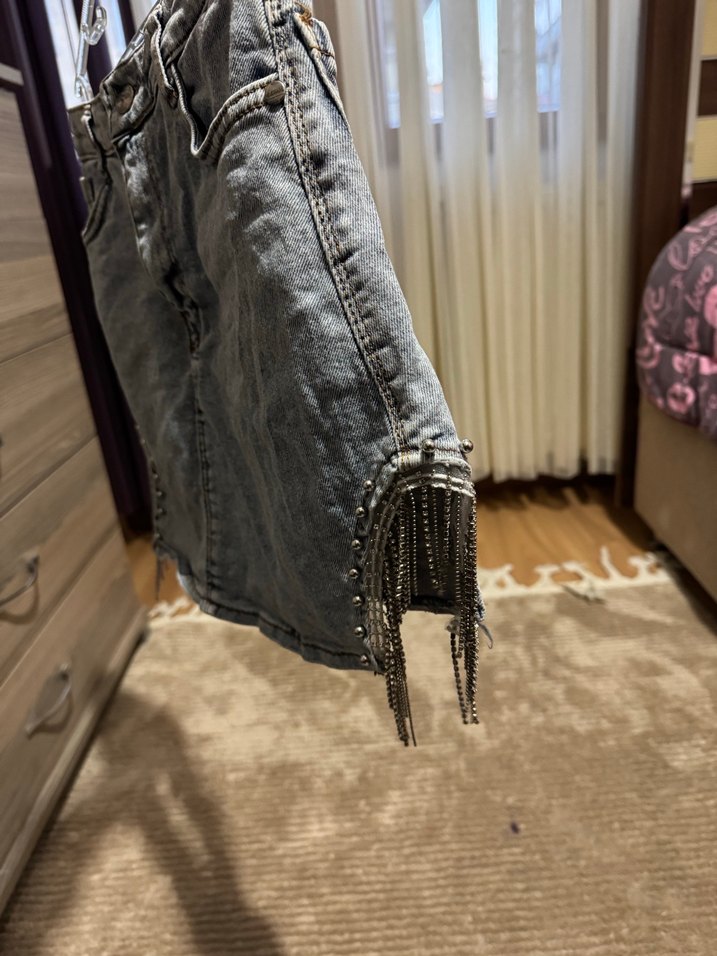 Püsküllü Gri Mini Denim Etek - Görsel 3