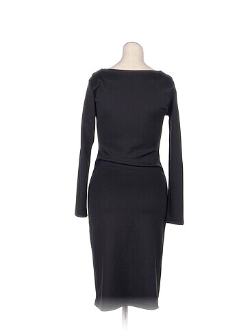 m Beden PreLoved Kısa Elbise %70 İndirimli.
