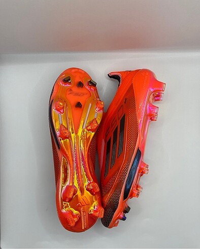 44 Beden Adidas F50 Light Strike