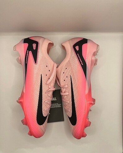 Nike Air Zoom Mercurial Vapor 16