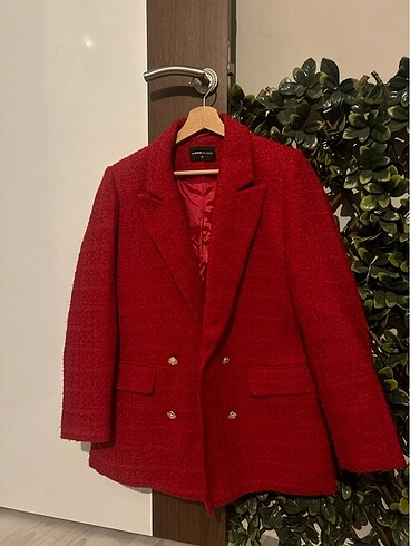 Dokulu kırmızı blazer ceket