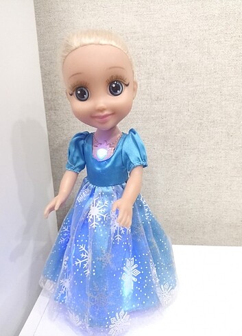 Beden Renk Dans eden pilli prenses bebek.sarki söylemiyor dans ediyor bu be