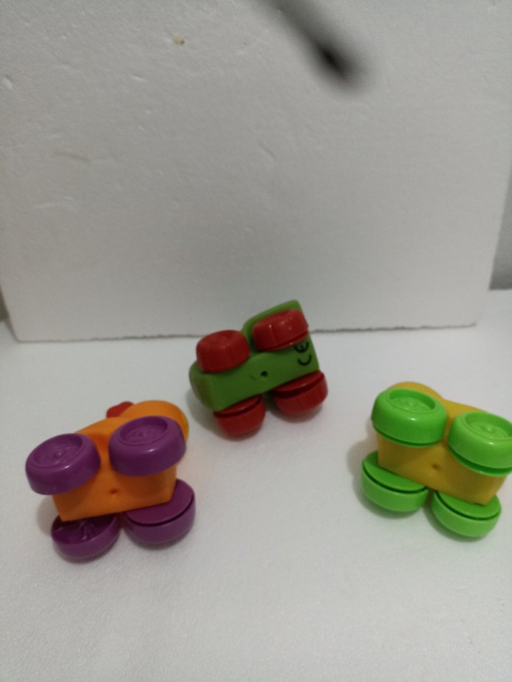 renkli sevimli  oyuncak  taşıtlar - Görsel 3