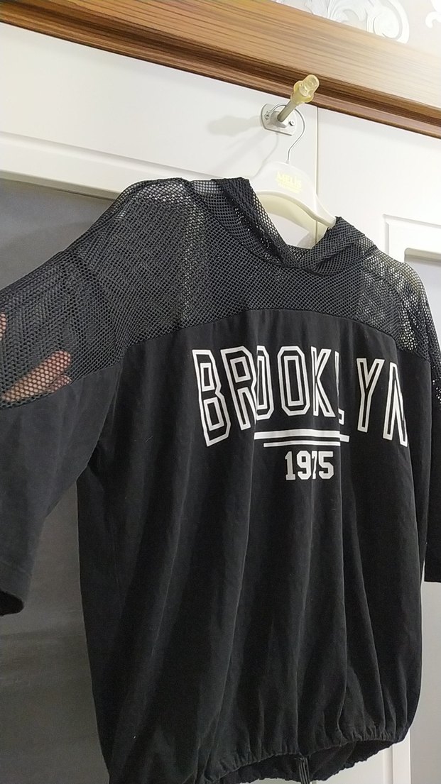 Siyah Fileli Brooklyn Baskılı Kadın Sweatshirt - Görsel 2