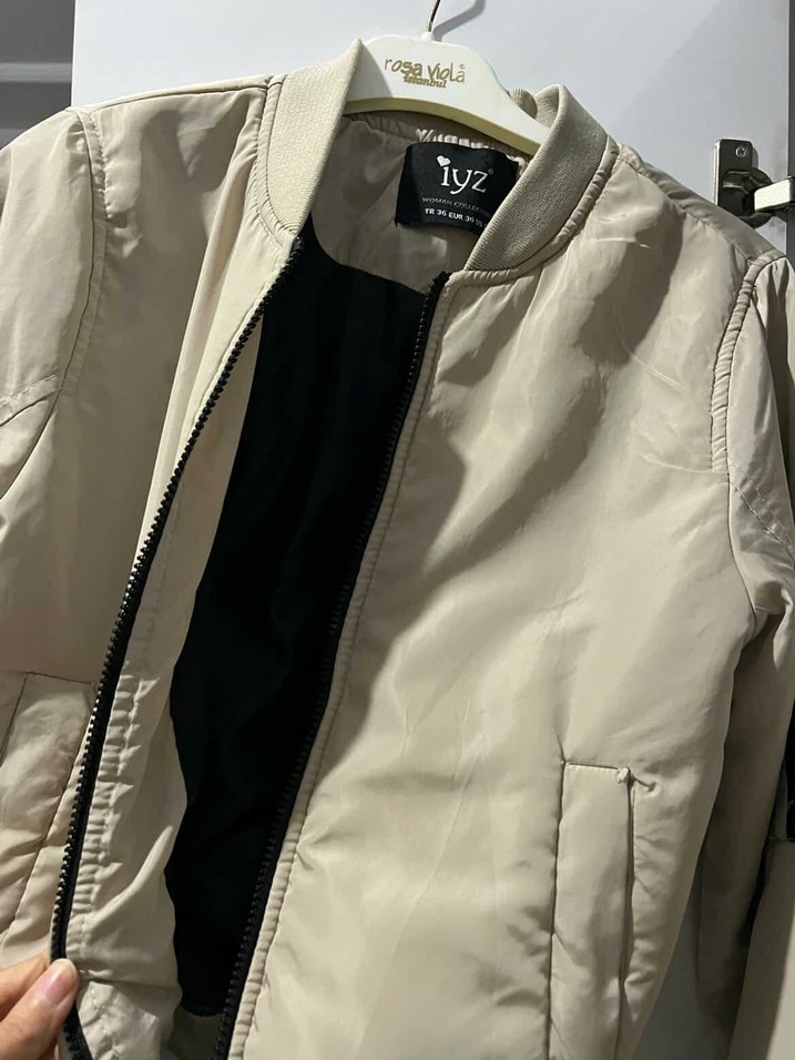 Bej Fermuarlı Kadın Bomber Ceket - Görsel 3