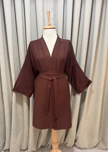 Kahverengi Kuşaklı Kadın Kimono