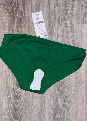 Kadın Yeşil Atletik Bikini Üstü - Görsel 3